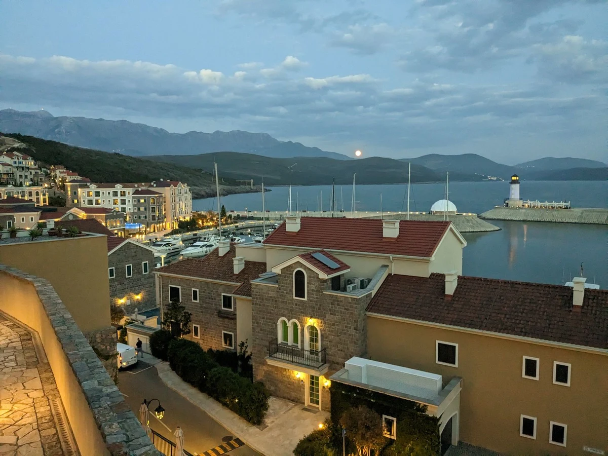 黑山共和國 Luštica Bay 的月夜